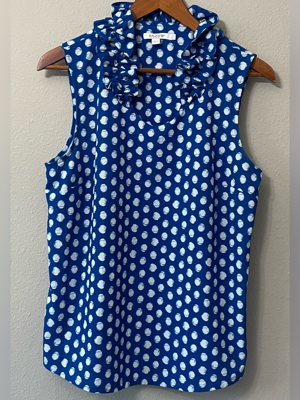 Chico's Cobalt Blue & White Polka Dot Ruffle Neck Sleeveless Blouse SZ 1 /US 8